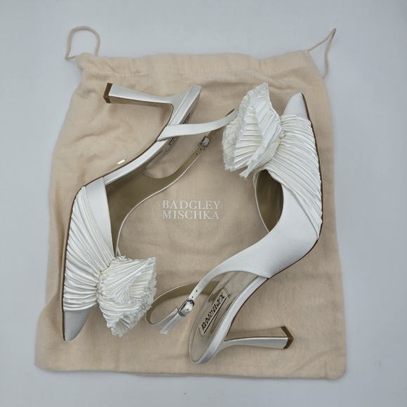 NIB Badgley Mischka Blaire Pleated Satin Slingback Heels w/ Floral Detail, White - Picture 15 of 16